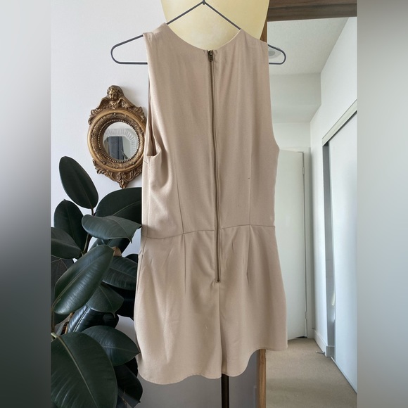 Abercrombie & Fitch Cream Romper Size 2 - Picture 2 of 4